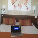 Kyriad Montpellier Nord Parc Euromedecine מלון 3*