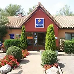 Kyriad Montpellier Nord Parc Euromedecine מלון