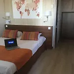 Kyriad Montpellier Nord Parc Euromedecine מלון 3*
