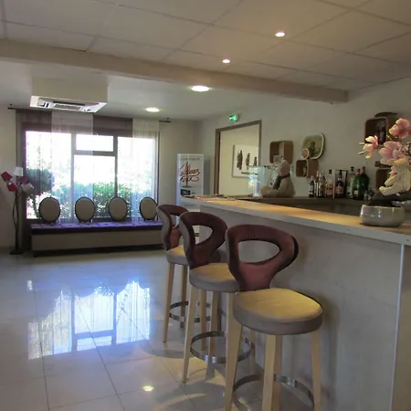 Kyriad Montpellier Nord Parc Euromedecine 3*
