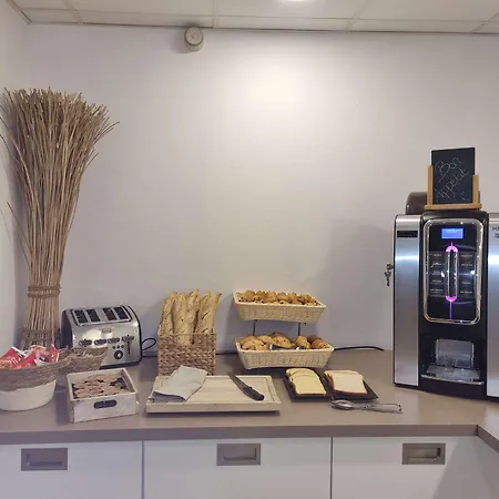 Kyriad Montpellier Nord Parc Euromedecine Hotell