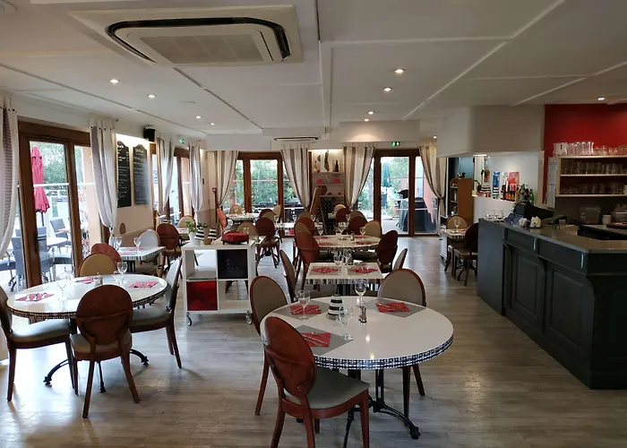 Hotel Kyriad Montpellier Nord Parc Euromedecine 3*