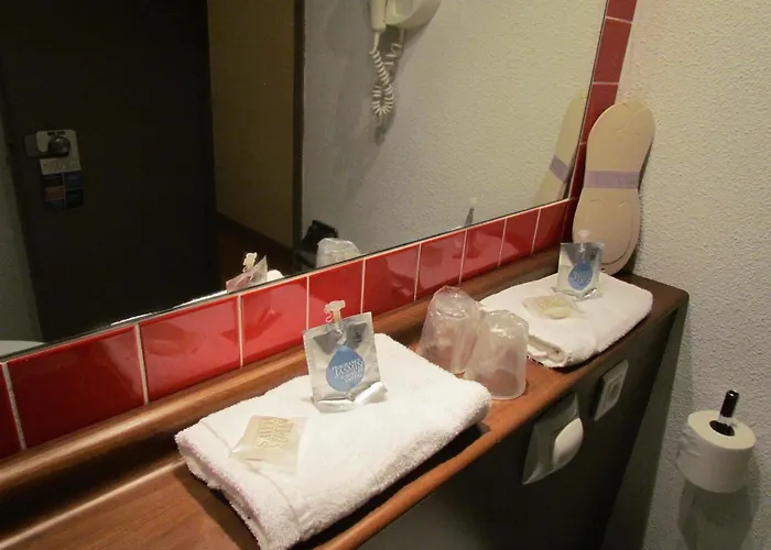 Kyriad Montpellier Nord Parc Euromedecine Hotel 3*