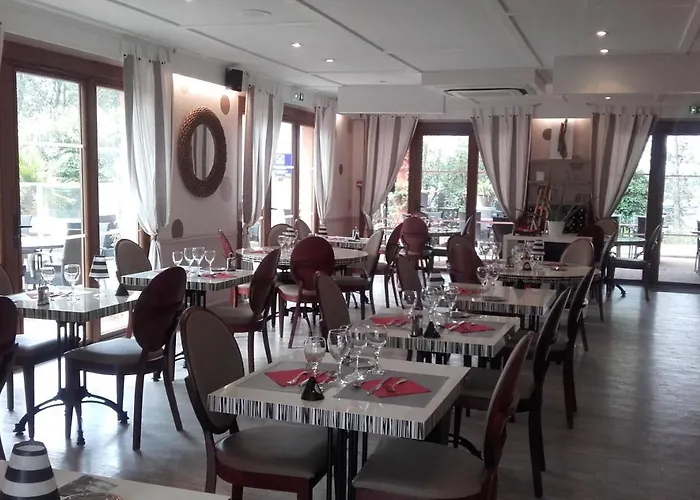 Kyriad Montpellier Nord Parc Euromedecine Hotel 3*